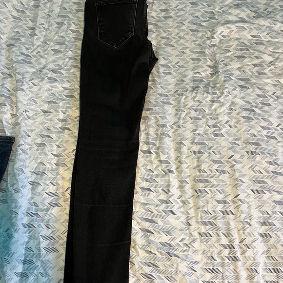 Old Navy Mid-Rise Rockstar Super skinny black jeans - Picture 2 of 6